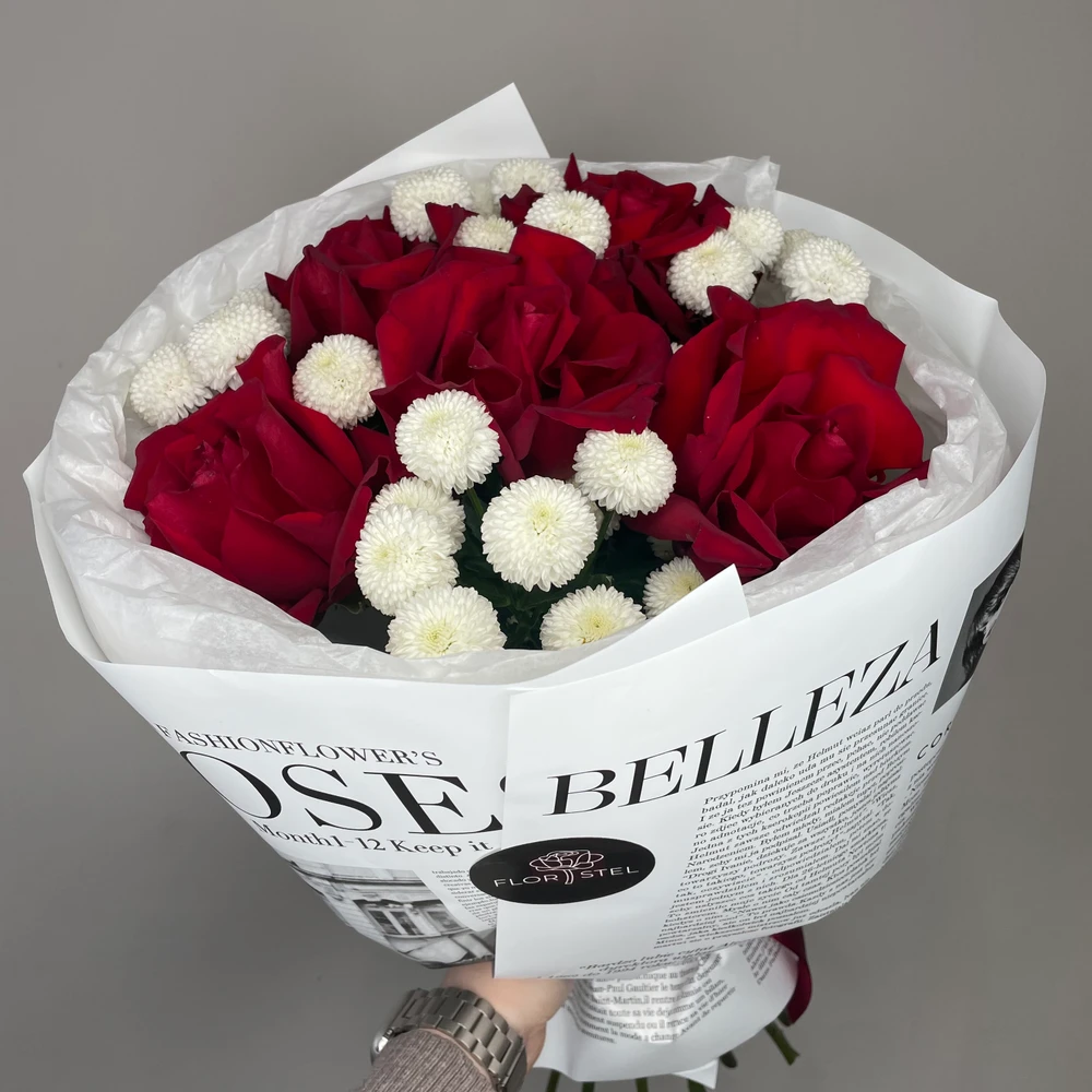 Букет из французских роз и хризантем