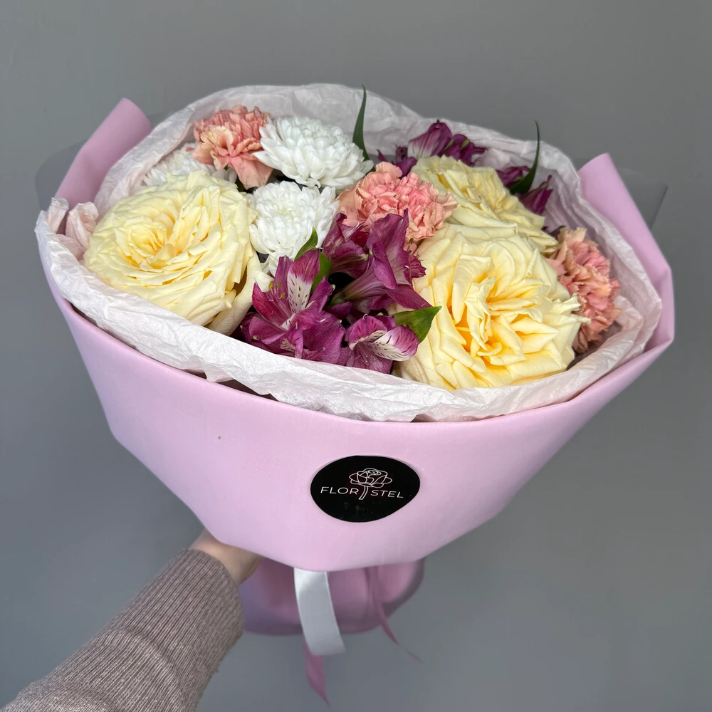 Букет из роз, альстромерий, диантусов, хризантемы