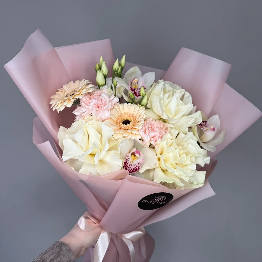 Букет из французских роз, орхидеи, эустомы, диантусов