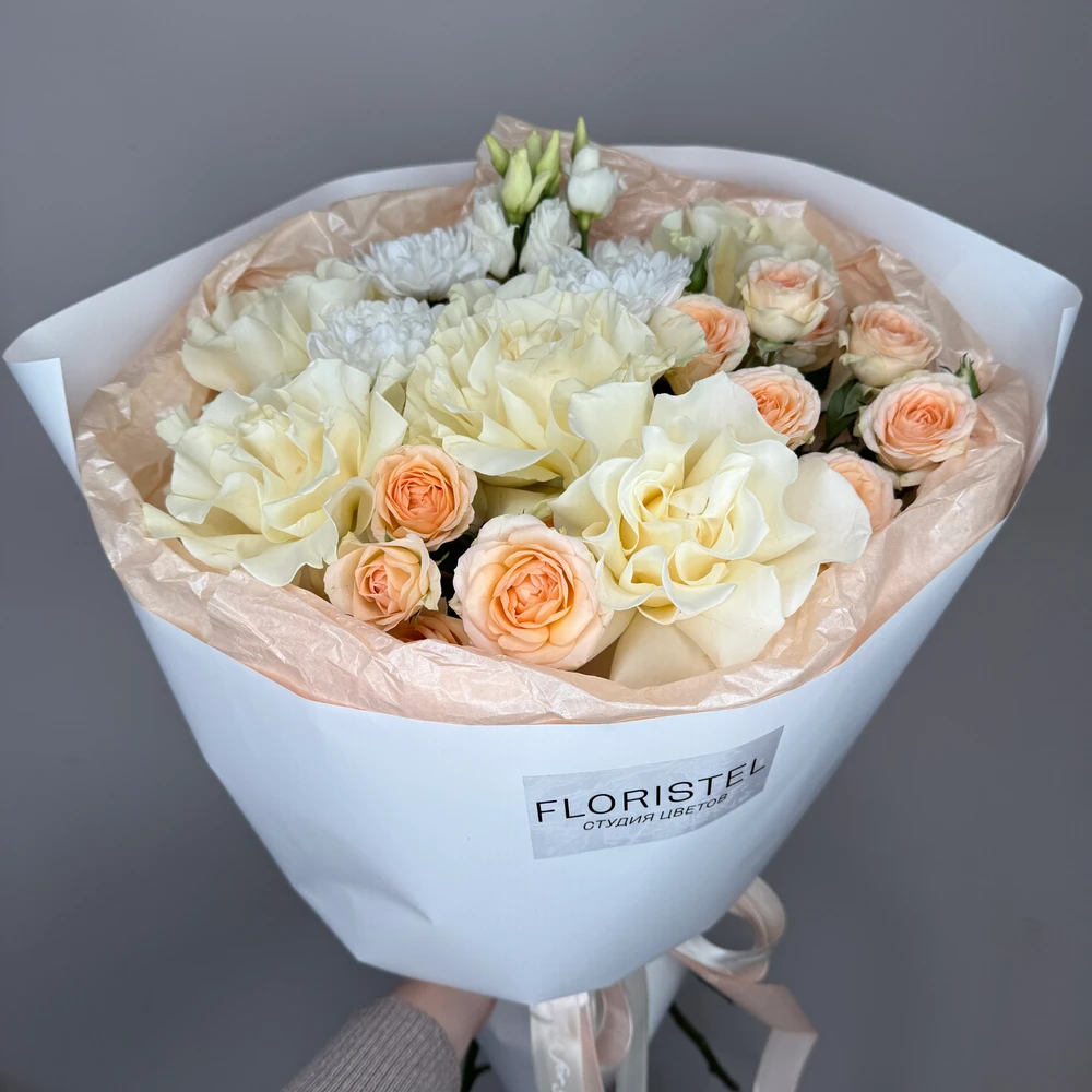 Букет из французских роз, хризантемы, эустомы, кустовых роз