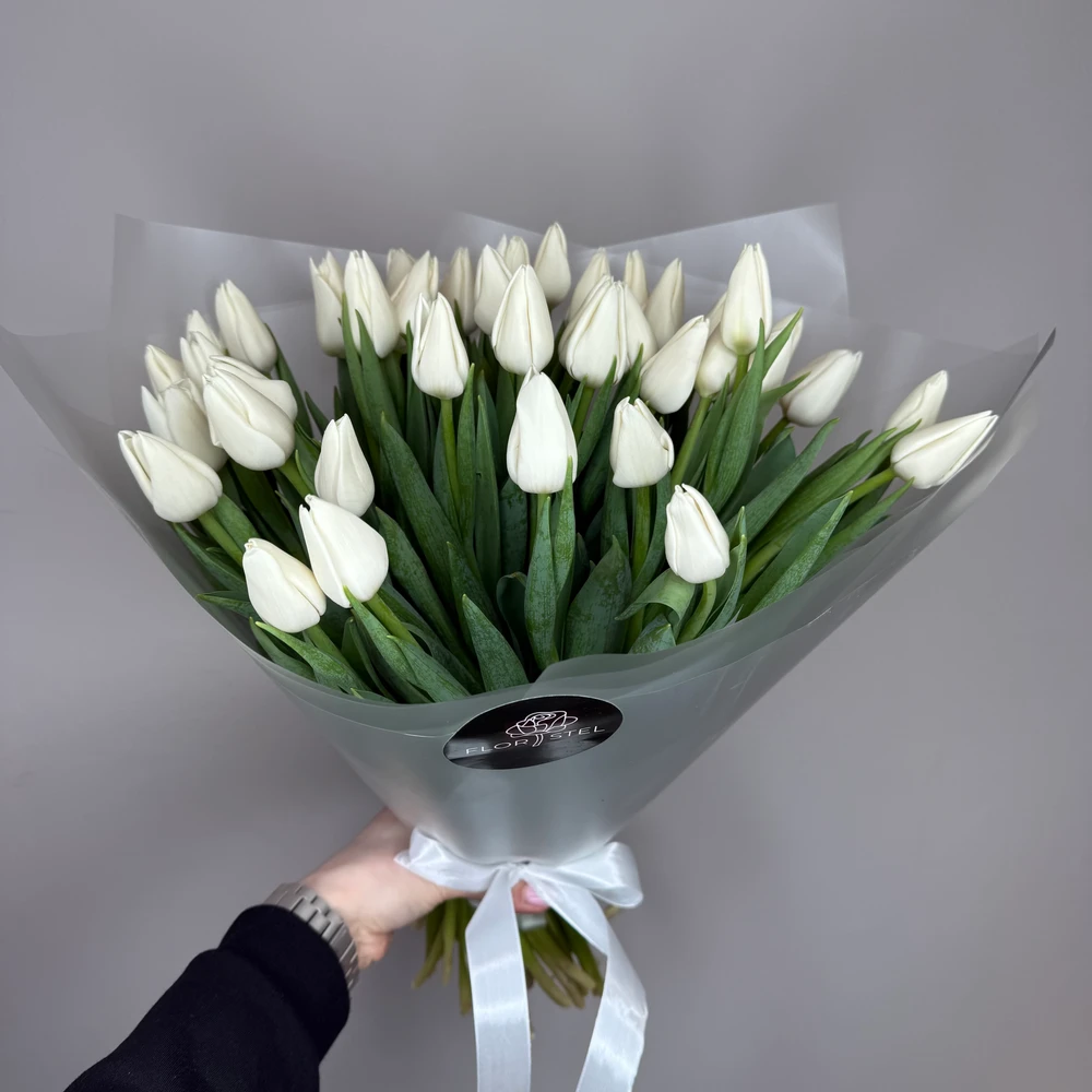 Букет белых тюльпанов 39 шт
