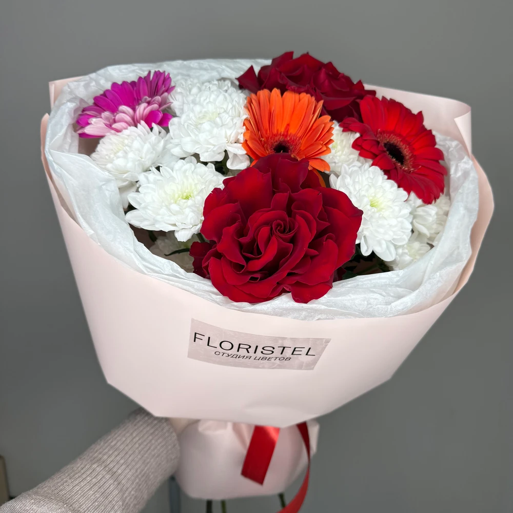 Букет из роз, гербер и хризантем 